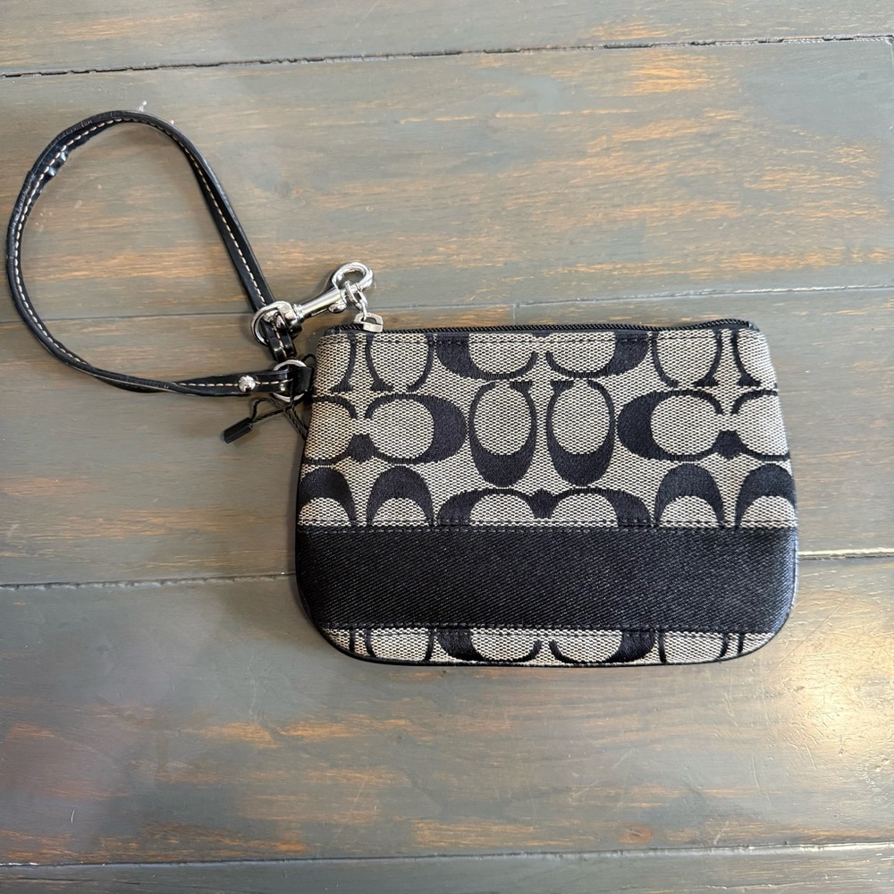 Y2K Vintage Coach Signature Collectiom Black and Gray Wristlet
